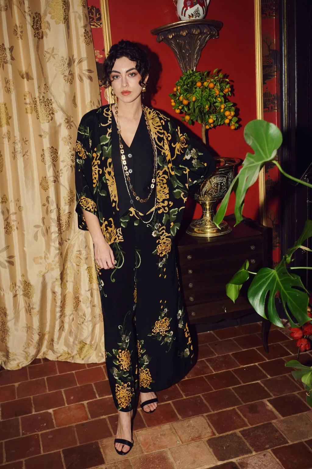 100 Stars Kimono - Chrysanthamum Black