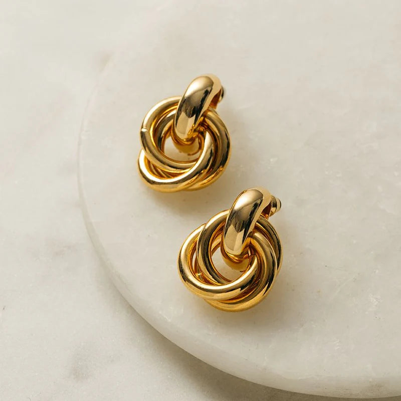 Statement Interlocking Earring - Gold