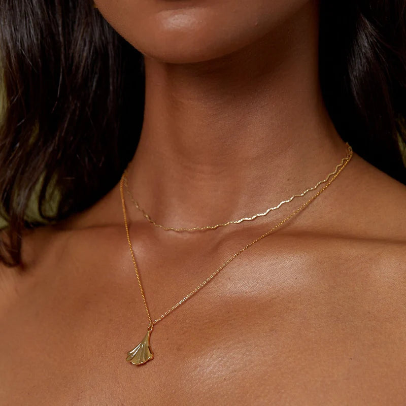 Fine Wave Chain Necklace - Gold