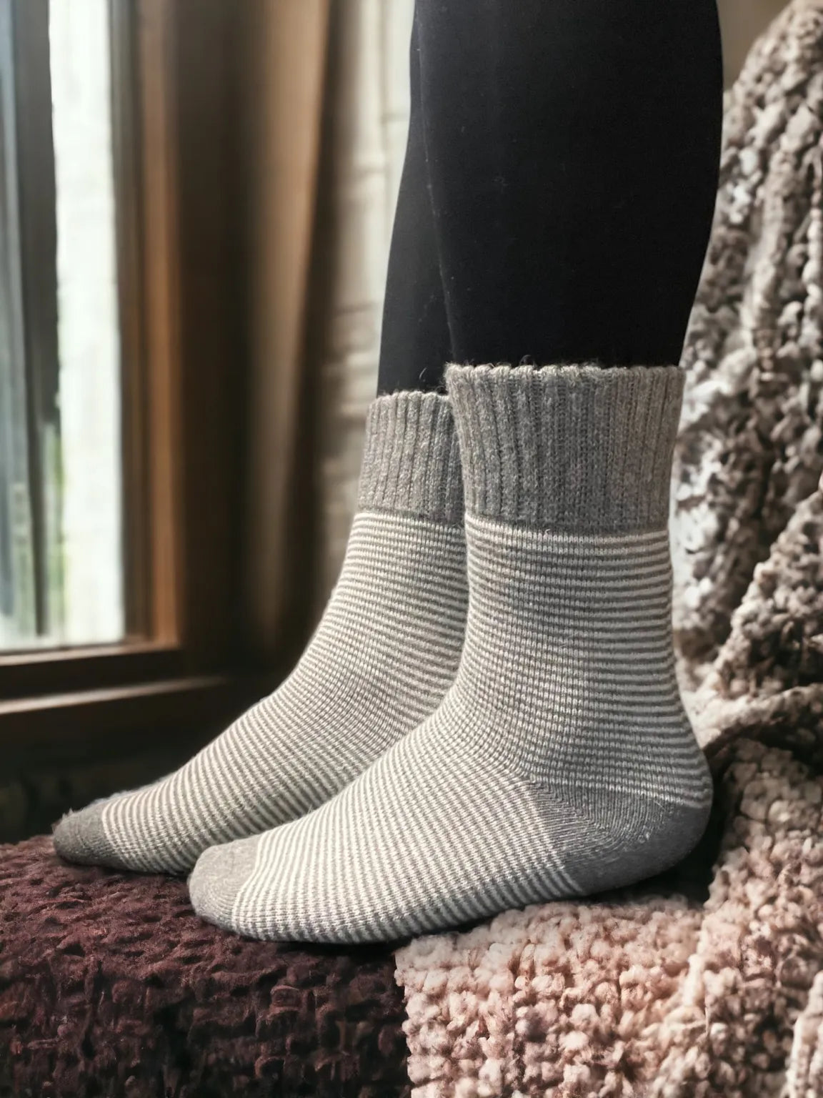 Ribbed Socks - Sleek Stripe