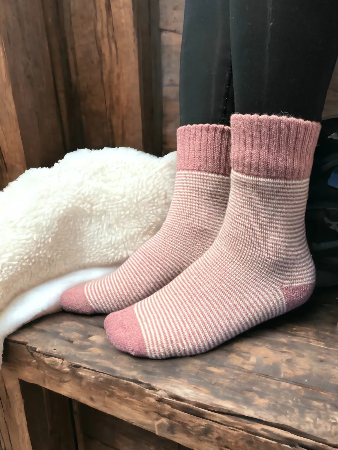 Ribbed Socks - Sleek Stripe