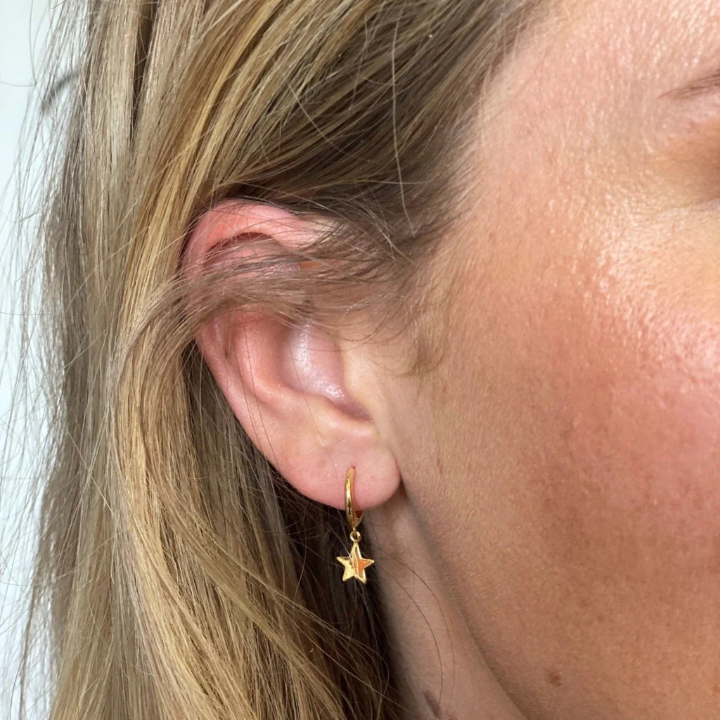 Sleepy Star Hoop Earrings - Gold